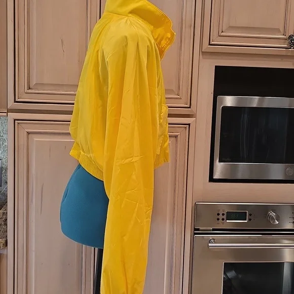 NWOT Forever 21 Yellow Cropped Windbreaker - SZ L - Picture 4 of 7